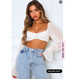 White fox boutique crop top